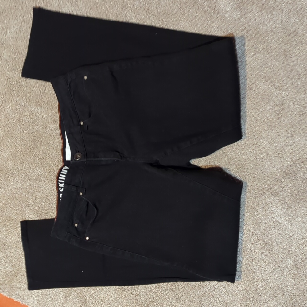 Sold - Picture 3 of 5
